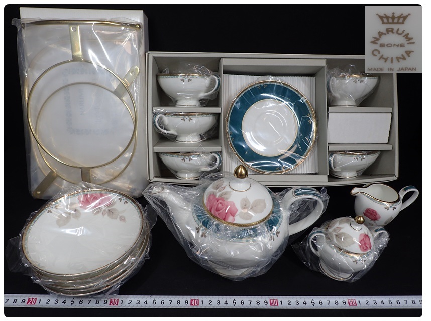 美品 未使用 ナルミ NARUMI カップ&ソーサ、プレート等 箱付き 8点まとめて B584 120サイズ