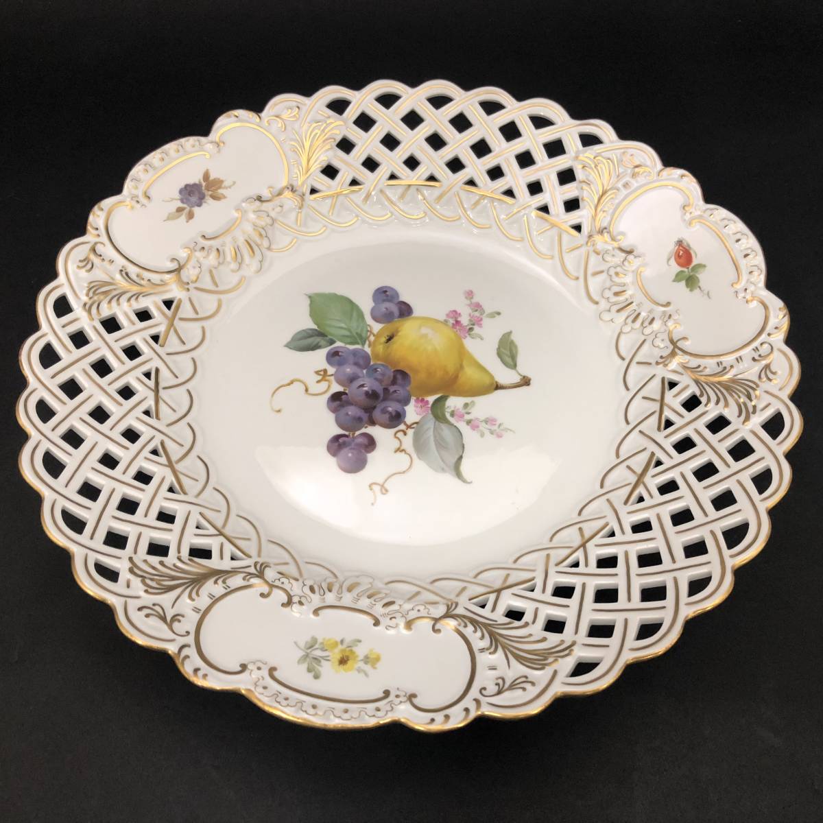 Meissen マイセン フルーツ 金彩 透かし飾皿 花 フラワーブーケ 29cm 大皿 プレート 飾り皿 透かし彫り装飾