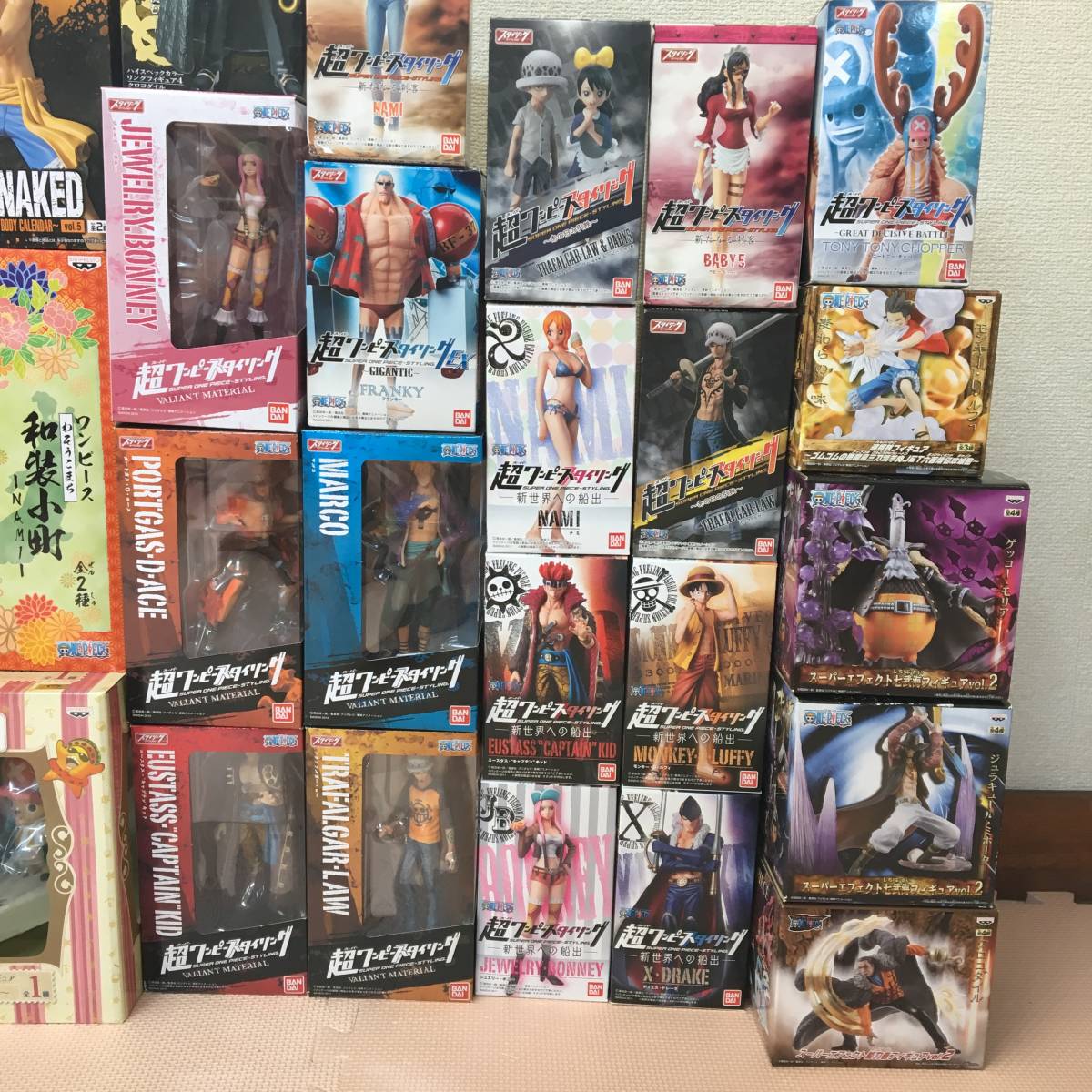 【未開封】ONE PIECE海賊王身材31身體概要套裝/ Ruffy Nami Hancock Ace法律Moria海軍藍色泡芙Marco獎 原文:【未開封】ONE PIECE ワンピース フィギュア 31体 まとめ セット / ルフィ ナミ ハンコック エース ロー モリア 海軍 青雉 マルコ プライズ