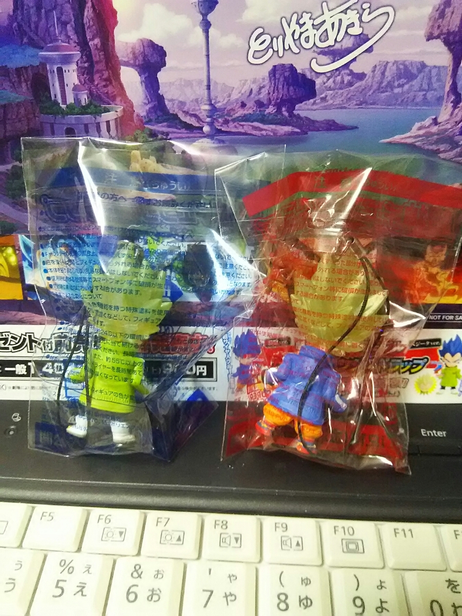 龍球超級碗推進銷售所有2種類型設置悟空＆貝吉塔/超神神更換錶帶b    原文:ドラゴンボール超 ブロリー 前売り特典 全2種セット 悟空&ベジータ / 超神 ゴッドチェンジストラップ b