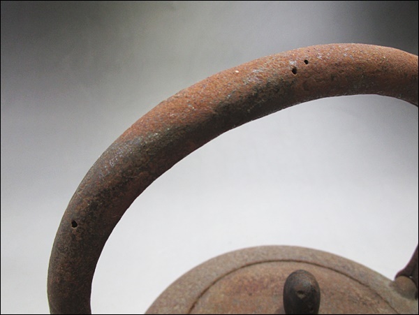 04 11-43289-14鐵瓶石sw字金屬工藝品11    原文:04 11-43289-14 鉄瓶 在銘 卍 金属工芸 仙11