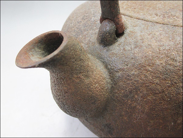 04 11-43289-14鐵瓶石sw字金屬工藝品11    原文:04 11-43289-14 鉄瓶 在銘 卍 金属工芸 仙11