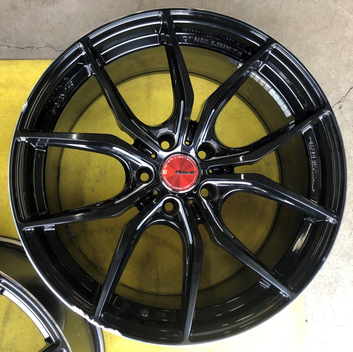☆銷售☆RAYS克燈57 FXX提升克☆19英寸114.3 5 H（5孔）8.5 j 9.5 j 4件套    原文:☆　売切り　☆　RAYS　gram LIGHTS 57FXX　レイズ　グラムライツ　☆　19インチ　114.3　5H（5穴）　8.5ｊ　9.5ｊ　４本セット