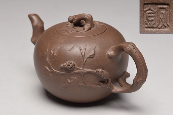 【 在款 葡萄 栗鼠文 紫砂壺 合箱 】 中國宜興 唐物 煎茶道具 茶具 朱泥 急須 原文:【 在款 葡萄 栗鼠文 紫砂壺 合箱 】 中國宜興 唐物 煎茶道具 茶具 朱泥 急須