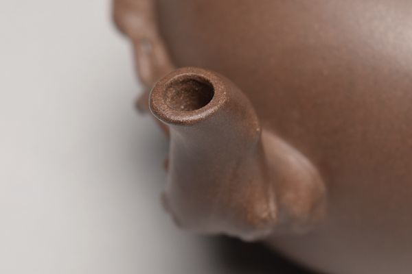 【 在款 葡萄 栗鼠文 紫砂壺 合箱 】 中國宜興 唐物 煎茶道具 茶具 朱泥 急須 原文:【 在款 葡萄 栗鼠文 紫砂壺 合箱 】 中國宜興 唐物 煎茶道具 茶具 朱泥 急須