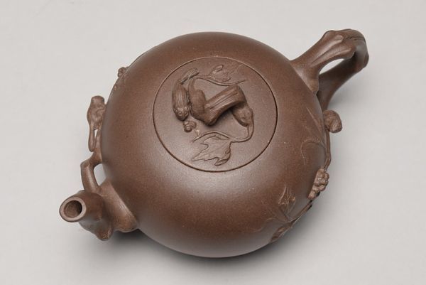 【 在款 葡萄 栗鼠文 紫砂壺 合箱 】 中國宜興 唐物 煎茶道具 茶具 朱泥 急須 原文:【 在款 葡萄 栗鼠文 紫砂壺 合箱 】 中國宜興 唐物 煎茶道具 茶具 朱泥 急須