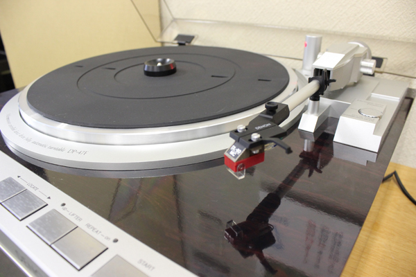 DENON全自動電唱機DP-47F漂亮的項目操作確認 原文:DENONフルオートレコードプレーヤー DP-47F美品動作確認済
