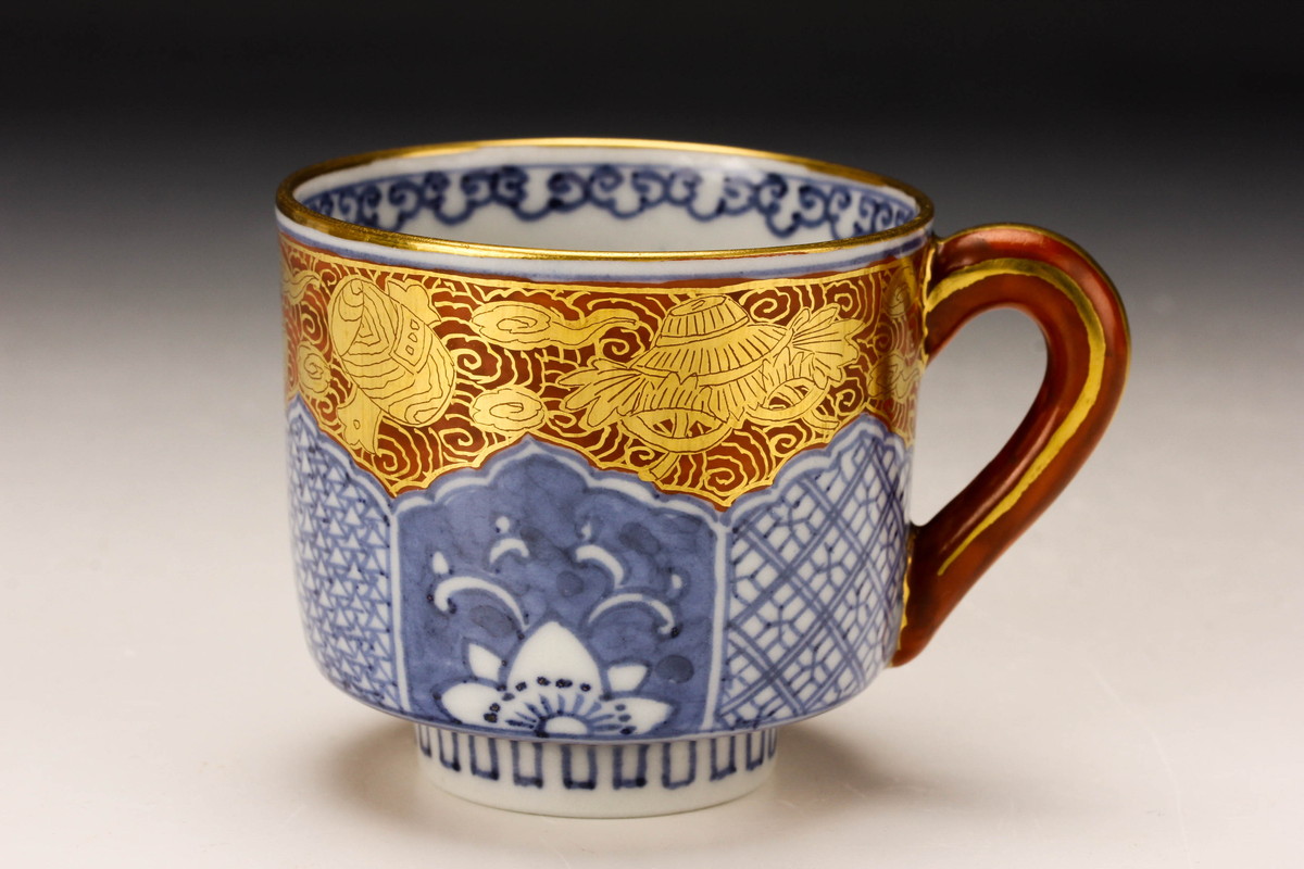 【優香】愛知縣Yoshi Kinen手工咖啡碗碟聯合盒Shiori正品保證 原文:【佳香】相上芳景 金襴手珈琲碗皿 共箱 栞 本物保証