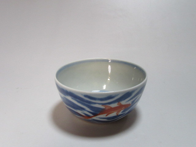 唐物染付 赤絵 魚図 盃 大清康煕年製 二重丸銘 中国古玩 b91 原文:唐物染付 赤絵 魚図 盃 大清康煕年製 二重丸銘 中国古玩 b91