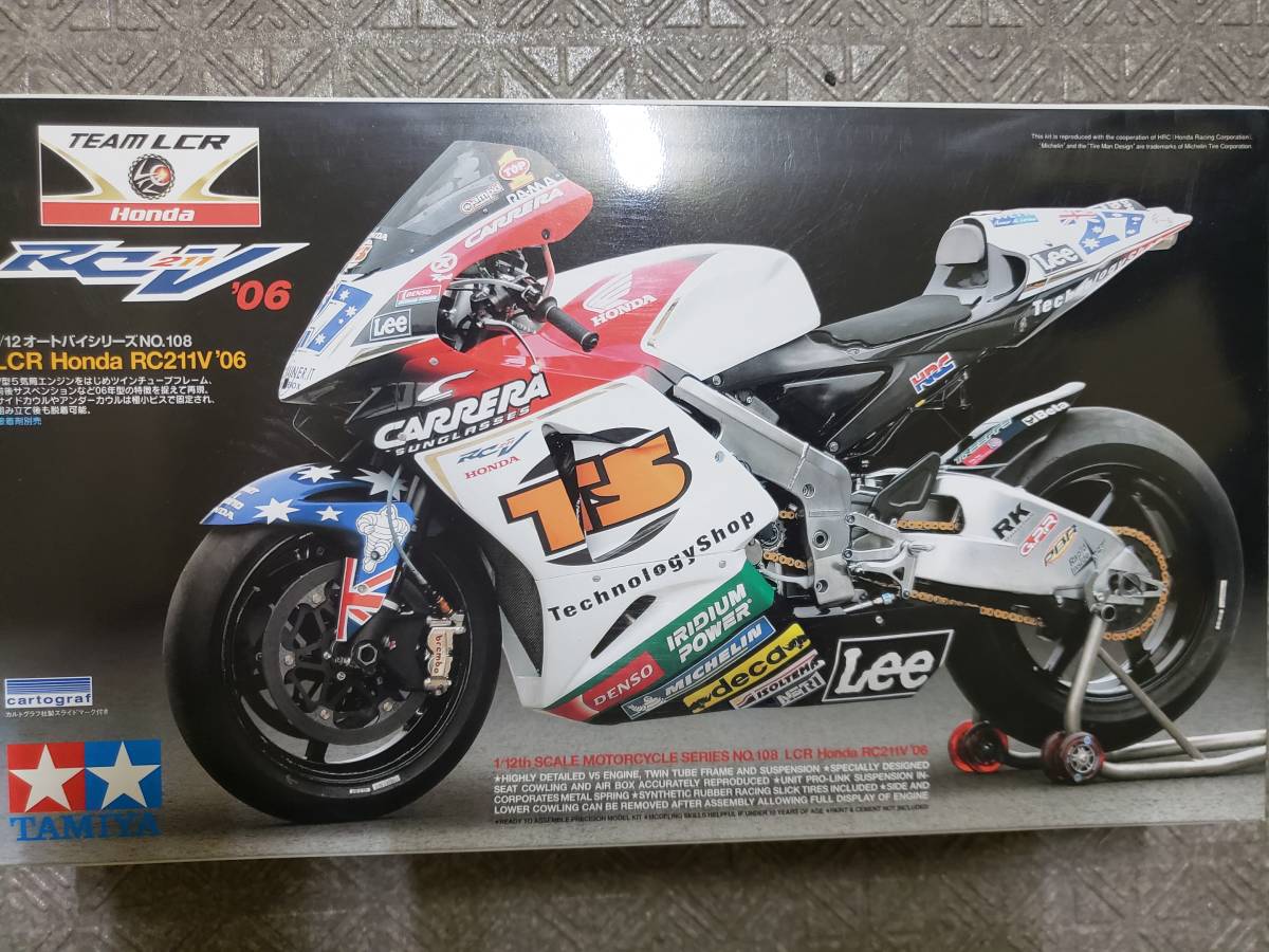 Tamiya Honda RC 211V 2006 1/12 Casey Stoner帶備用貼花    原文:タミヤ　HONDA　RC211V 2006 1/12 ケーシーストーナー　スペアデカール付き