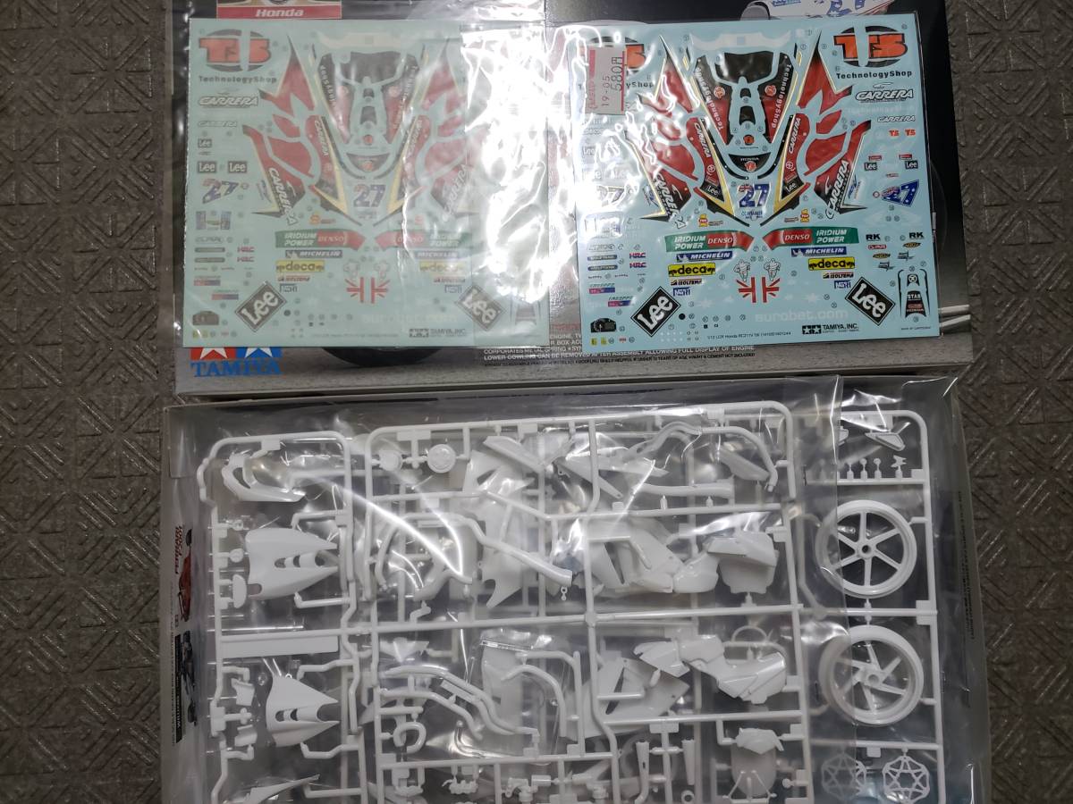 Tamiya Honda RC 211V 2006 1/12 Casey Stoner帶備用貼花    原文:タミヤ　HONDA　RC211V 2006 1/12 ケーシーストーナー　スペアデカール付き