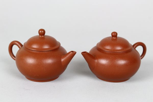 a1012 Jishinki Megomenji製作硃砂茶汁雙茶工具 原文:a1012 荊渓恵孟臣製 朱泥 急須 一対 煎茶道具