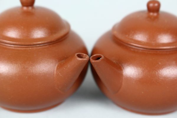 a1012 Jishinki Megomenji製作硃砂茶汁雙茶工具 原文:a1012 荊渓恵孟臣製 朱泥 急須 一対 煎茶道具