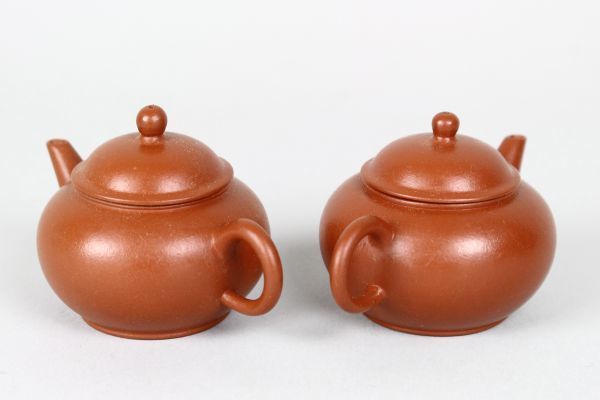 a1012 Jishinki Megomenji製作硃砂茶汁雙茶工具 原文:a1012 荊渓恵孟臣製 朱泥 急須 一対 煎茶道具
