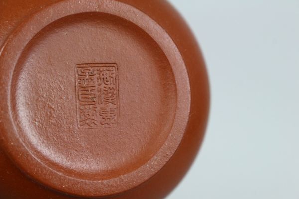 a1012 Jishinki Megomenji製作硃砂茶汁雙茶工具 原文:a1012 荊渓恵孟臣製 朱泥 急須 一対 煎茶道具