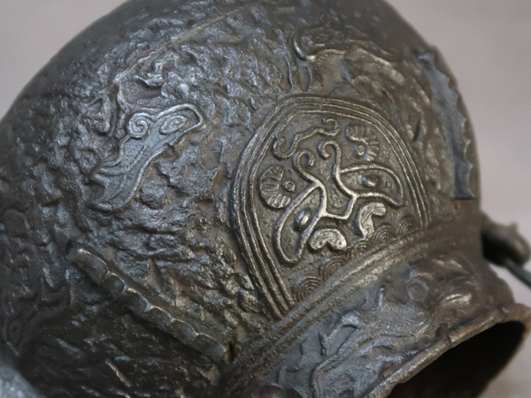 ● 鉄瓶 龍文堂造 獣口 饕餮文 宝珠型 ●    原文:● 鉄瓶 龍文堂造 獣口 饕餮文 宝珠型 ●