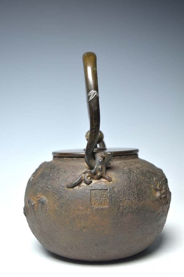     原文:【趣楽】 煎茶道具　亀文堂名人　銀象嵌山水図鉄瓶　水漏れ無し　Ｚ７６１