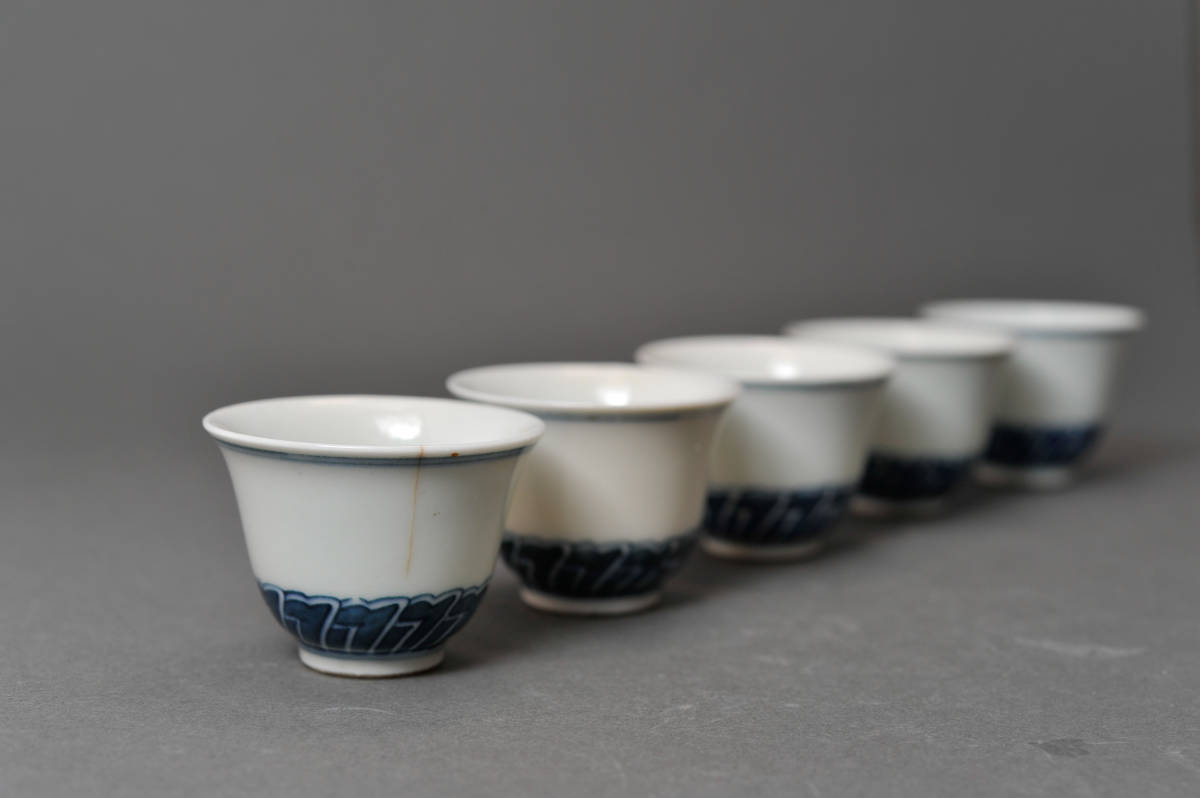     原文:【SBCB】81004　成化年製款　青花杯5客　箱付