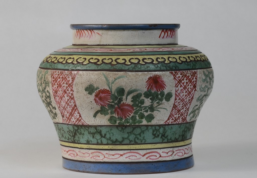 【豊満】宜興窯 色絵菊文紫砂花瓶 小壺 清代 中国