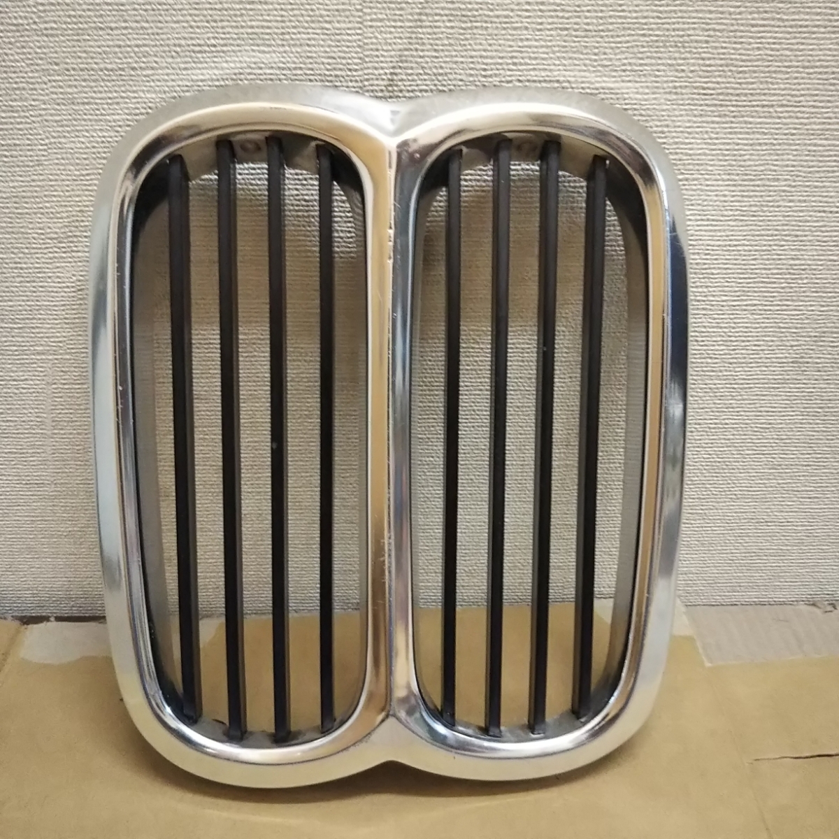 BMW 1502 76年式 フロントグリル 2002にも? 中古品